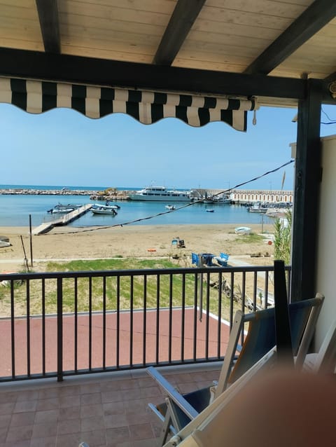 View (from property/room), Balcony/Terrace, Sea view