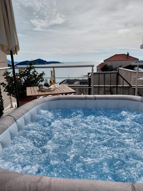 Hot Tub, Hot Tub, Sea view