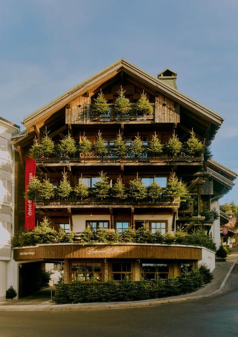 Property building, Day