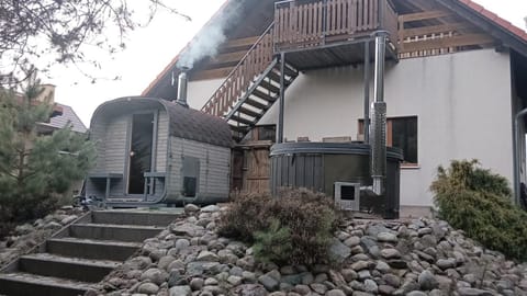 Hot Tub, Sauna