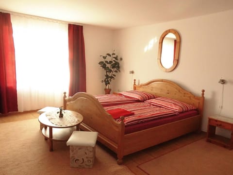 Bathroom, Bedroom, Family