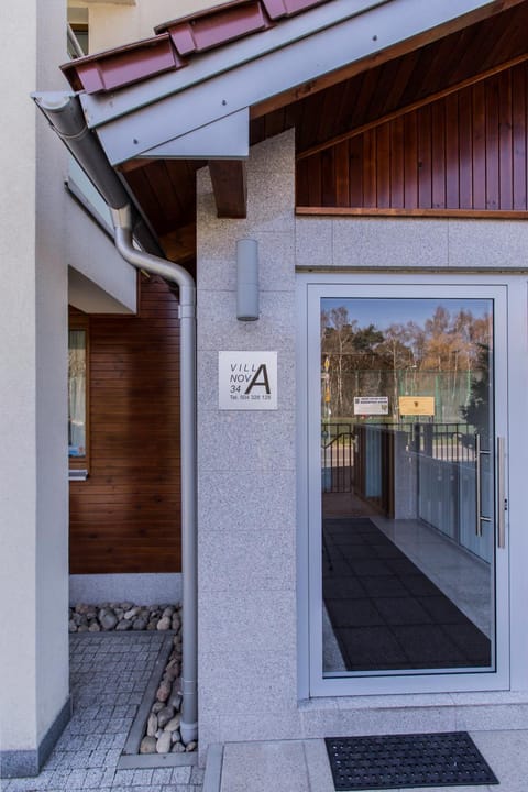 Property building, Facade/entrance, Property logo or sign