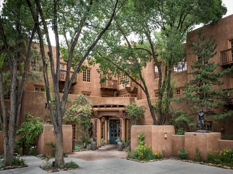 Facade/entrance, Facade/entrance