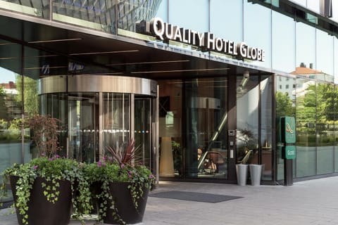 Property building, Facade/entrance