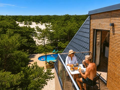 Property building, Swimming pool, Breakfast