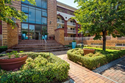 Facade/entrance, Garden