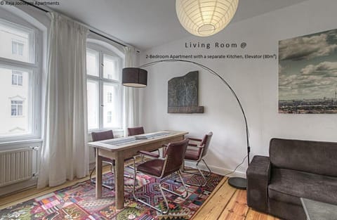 Living room, Photo of the whole room