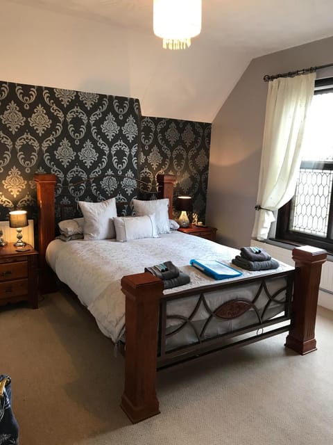 Ty Mynydd Lodge Bed and Breakfast in Cardiff