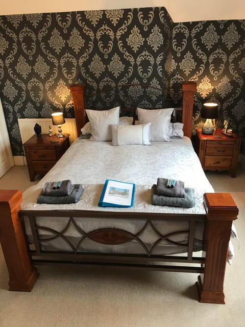 Ty Mynydd Lodge Bed and Breakfast in Cardiff