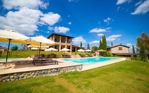 Property building, Hot Tub, Solarium, Swimming pool
