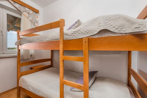 bunk bed