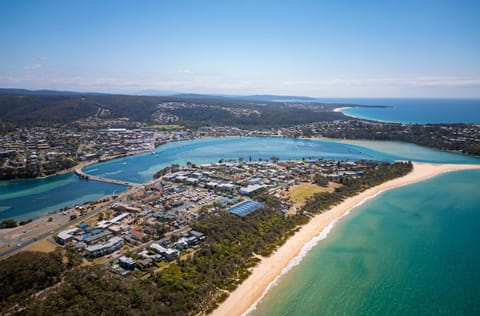 Property building, Beach, Location