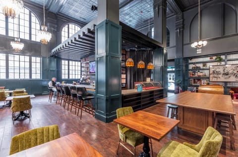 Property building, Restaurant/places to eat, Breakfast