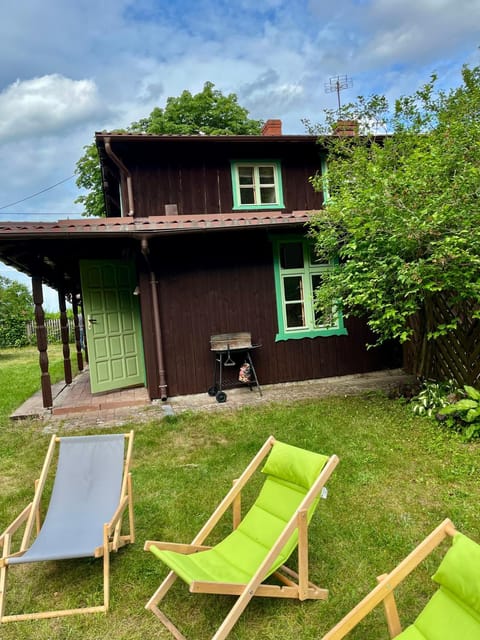 Property building, Garden, Garden view, sunbed