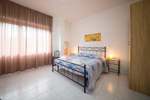 Photo of the whole room, City view, Non alcoholic drinks