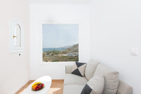 Living room, City view, Sea view