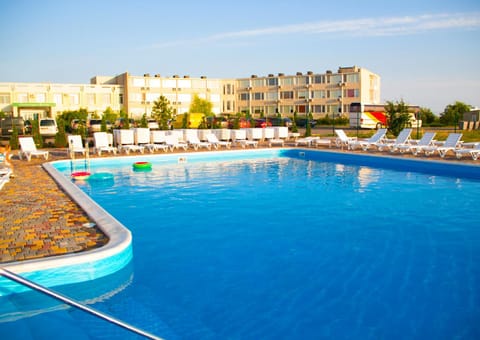 Swimming pool, Swimming pool