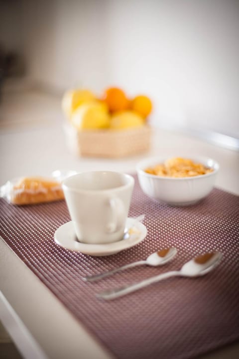 Communal kitchen, Breakfast