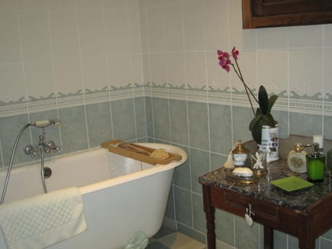 Bathroom, Spa and wellness centre/facilities