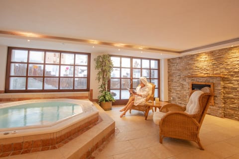 Hot Tub, Sauna, Spa and wellness centre/facilities