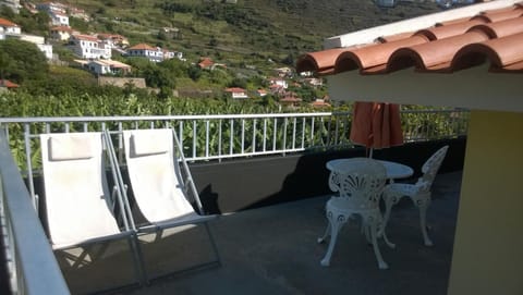 Balcony/Terrace, Mountain view