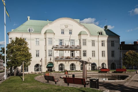 Property building, Facade/entrance