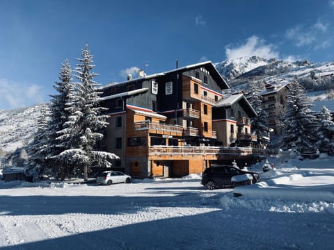 Property building, Winter, Skiing, Mountain view