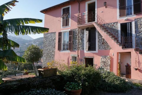 B.E.A. Maison Bed and Breakfast in La Spezia