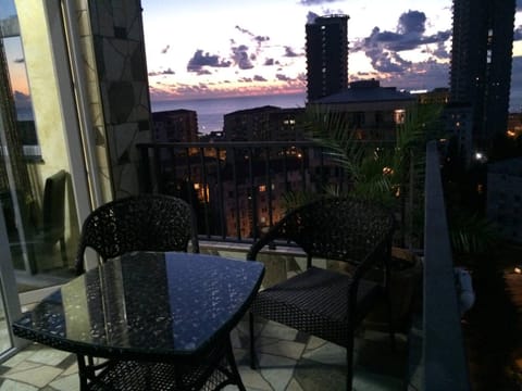 Balcony/Terrace, City view, Mountain view, Sea view, Street view, Quiet street view