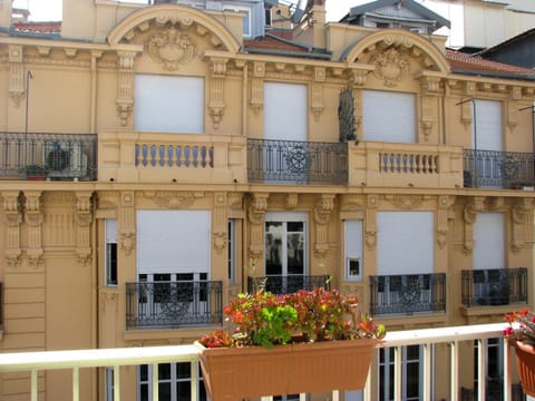 Balcony/Terrace, City view