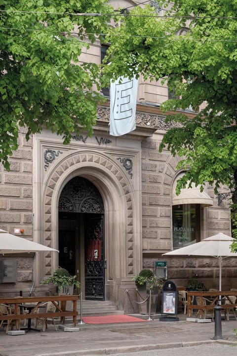Facade/entrance