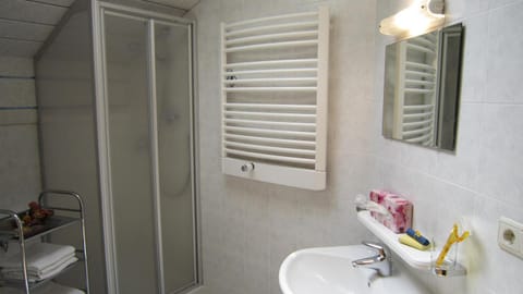 Bathroom, Photo of the whole room