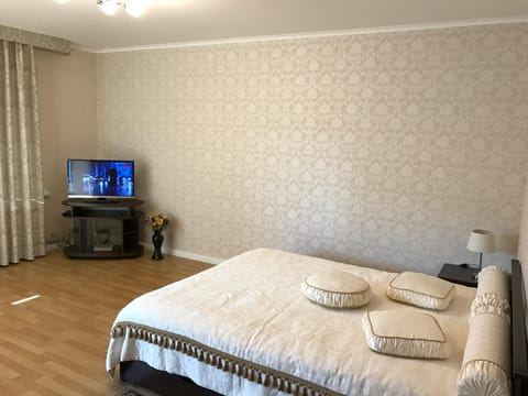 Bed, Decorative detail, Bedroom
