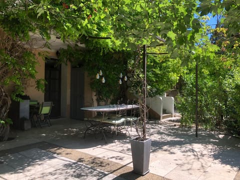 Chambres d'Hôtes La Chrysalide Bed and Breakfast in Carpentras