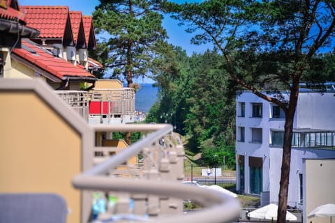 Nearby landmark, Neighbourhood, Natural landscape, Balcony/Terrace, Beach