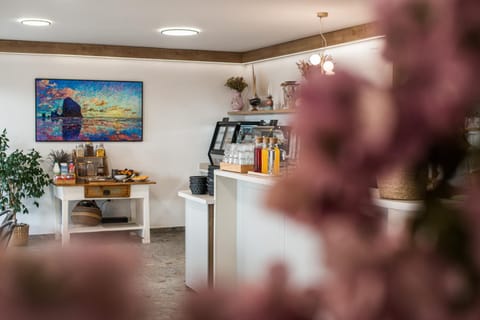 Restaurant/places to eat, Lounge or bar, Breakfast, Buffet breakfast