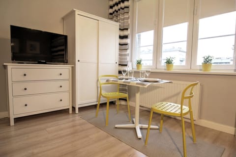 TV and multimedia, Seating area