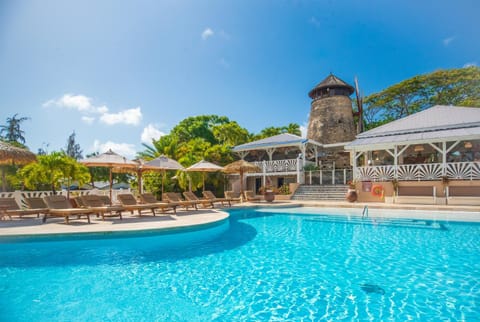 Day, Swimming pool, sunbed