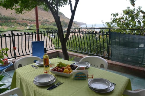 Balcony/Terrace, Dining area, Mountain view, Sea view