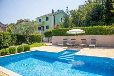 Property building, Swimming pool