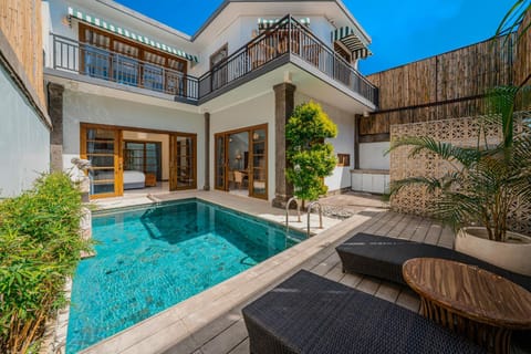 Property building, Patio, Day, Pool view, Pool view, Swimming pool, Swimming pool, Swimming pool, sunbed