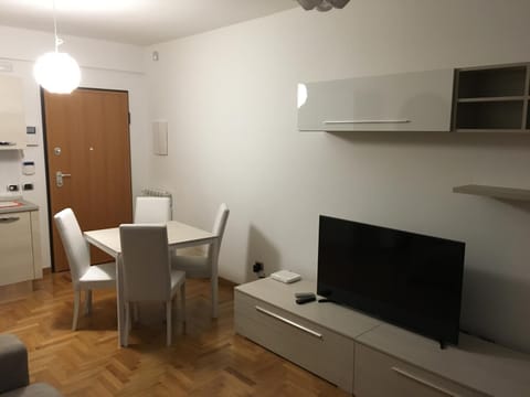 Communal lounge/ TV room, View (from property/room), Other, Decorative detail, Communal kitchen, Landmark view