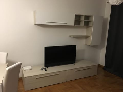 Communal lounge/ TV room, Other, Other, Photo of the whole room, Decorative detail, Decorative detail