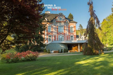 Property building, Spring, Garden