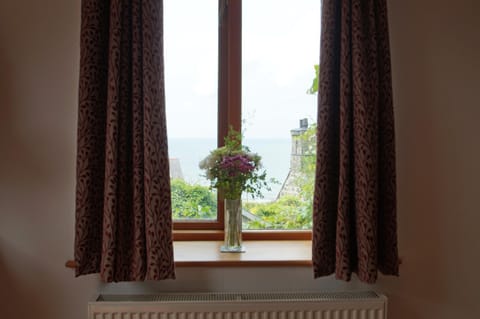 Beudy Taicroesion House in Wales