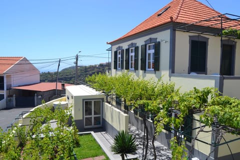 Property building, Patio, Garden