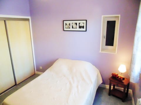 Staff, Bed, People, Autumn, Family