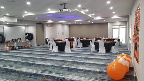 Business facilities, Banquet/Function facilities, Meeting/conference room