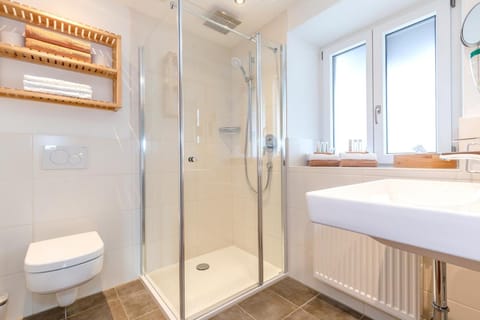 Gästehaus Menkenbauer inkl. Chiemgaukarte Bed and Breakfast in Ruhpolding