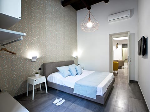 Bed, Photo of the whole room